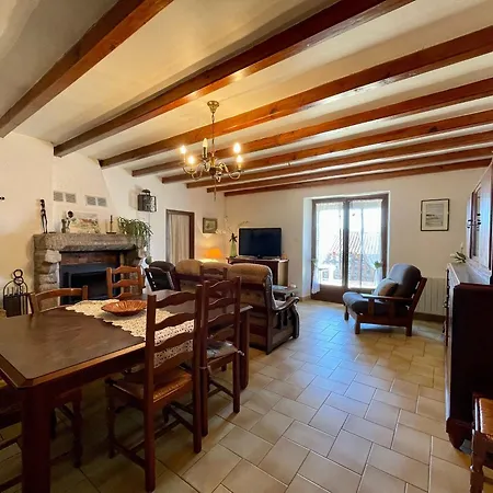 Holiday home Familial Avec Terrasses, Cheminee Et Equipements Bebe A Chateau-la-ville, Pres De L'allier - Fr-1-582-211